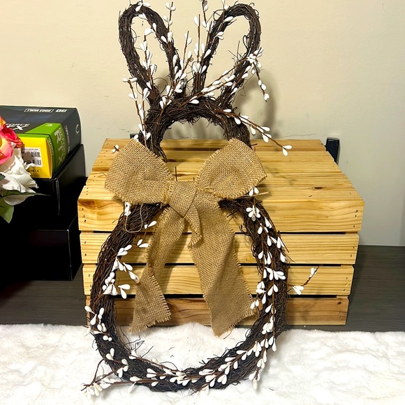 New Easter Bunny 🐰 wreath - Picture 1 of 2